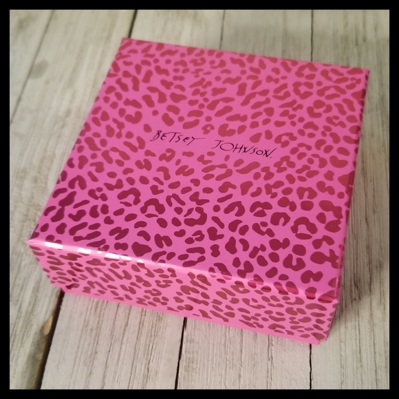 Betsey Johnson Dark Shadows Pave Skull Earrings - Picture 6 of 9